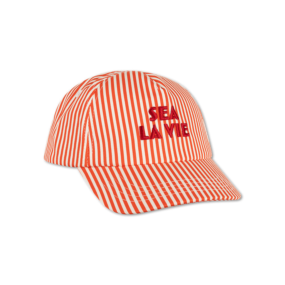 Striped cap red and beige with 'Sea La Vie' text on a white background