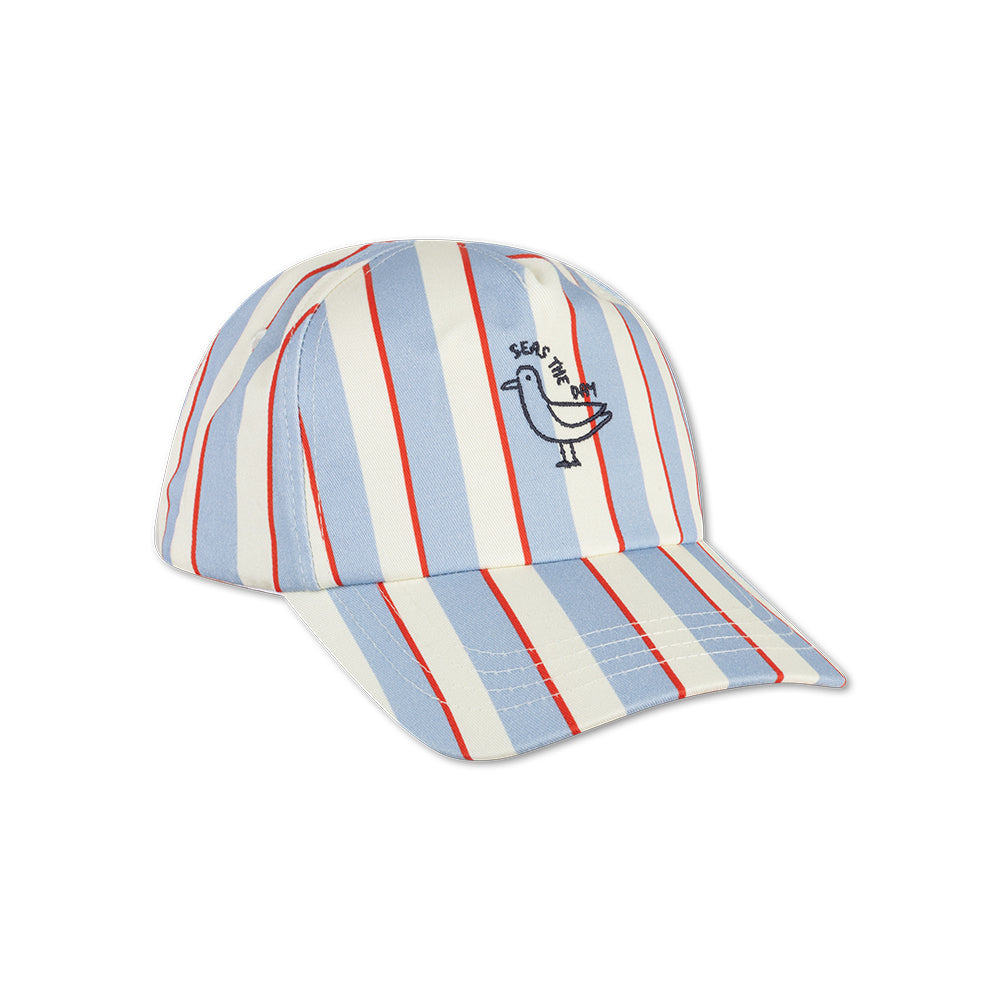 Striped cap with a small logo of a cigal and "seas the day" on a white background