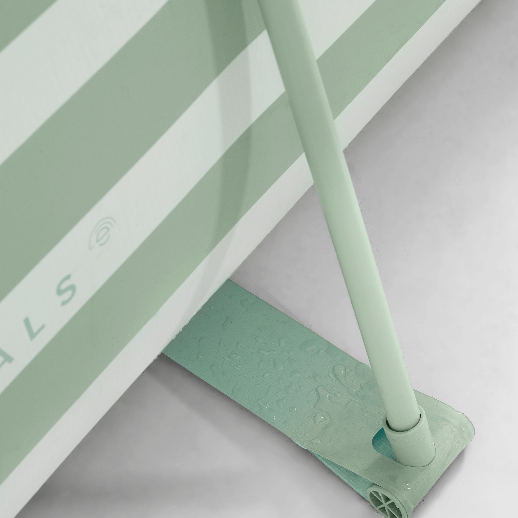 Frame Pool - Green/White - Essence - 102 × 63 × 26"
